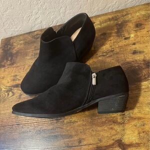 Elegant Black Ankle Boots